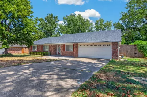 4640 SE Barlow Dr, Bartlesville, OK 74006