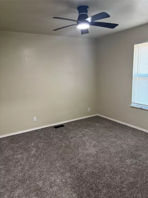 Bedroom - 405 E 8th St, Cushing, OK 74023 photo 3 of 3
