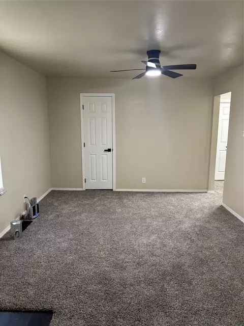 Living - 405 E 8th St, Cushing, OK 74023 photo 1 of 1
