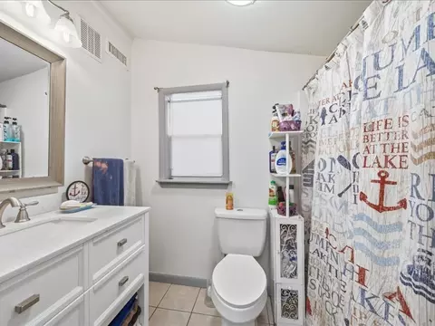 Bath - 600 S Main, Spavinaw, OK 74366 photo 1 of 2