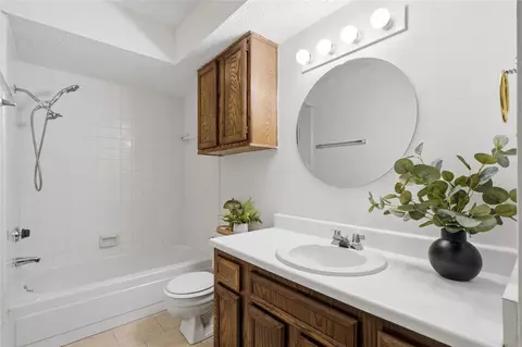 Bath - 2842 E 90th Street 902, Tulsa, OK 74137 photo 2 of 2