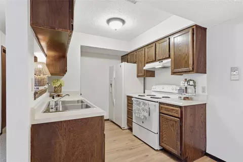 Kitchen - 2842 E 90th Street 902, Tulsa, OK 74137 photo 1 of 2