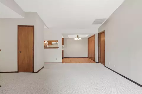 Living - 2842 E 90th Street 902, Tulsa, OK 74137 photo 3 of 3