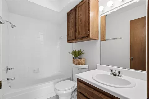 Bath - 2842 E 90th Street 902, Tulsa, OK 74137 photo 1 of 2