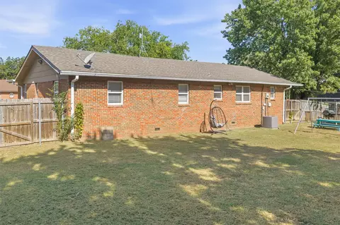Exterior - 108 Circle Dr, Davis, OK 73030 photo 4 of 6