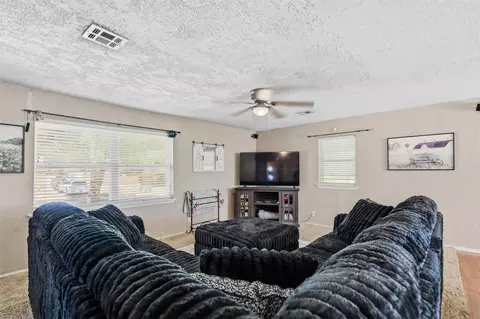 Living - 108 Circle Dr, Davis, OK 73030 photo 2 of 3