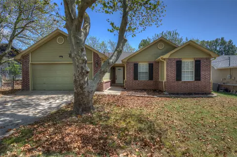 911 N 14th St, Collinsville, OK 74021