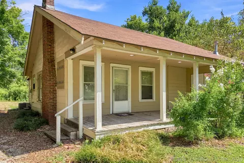 Exterior - 1313 E 66th Pl, Tulsa, OK 74136 photo 2 of 7
