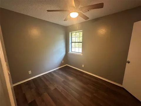Bedroom - 413 E Leecraft, Colbert, OK 74733 photo 3 of 5