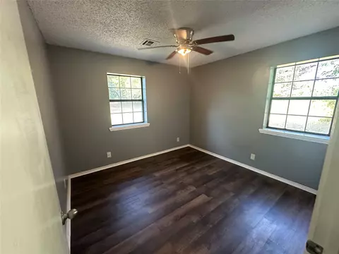 Bedroom - 413 E Leecraft, Colbert, OK 74733 photo 1 of 5