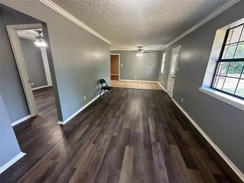 Living - 413 E Leecraft, Colbert, OK 74733 photo 7 of 7