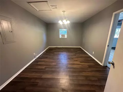 Living - 413 E Leecraft, Colbert, OK 74733 photo 6 of 7