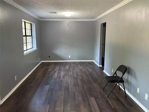 Living - 413 E Leecraft, Colbert, OK 74733 photo 2 of 7