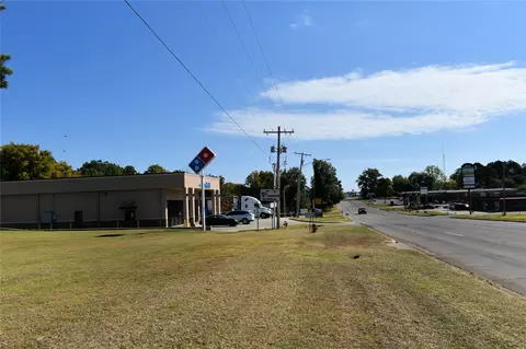 2017 E Washington St, Idabel, OK 74745 photo 2