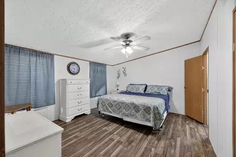 Bedroom - 39908 Texas Ave, Howe, OK 74940 photo 1 of 5