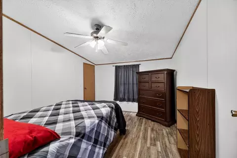 Bedroom - 39908 Texas Ave, Howe, OK 74940 photo 4 of 5
