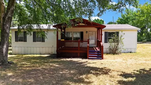 Exterior - 39908 Texas Ave, Howe, OK 74940 photo 9 of 10
