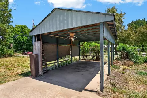 Exterior - 39908 Texas Ave, Howe, OK 74940 photo 5 of 10