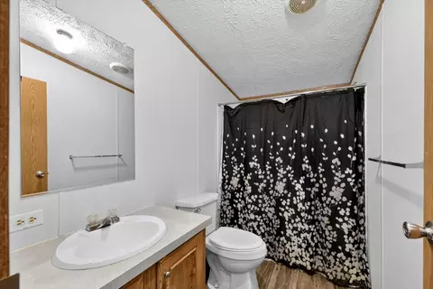 Bath - 39908 Texas Ave, Howe, OK 74940 photo 3 of 3