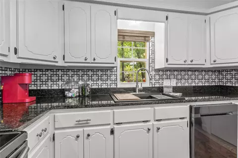 Kitchen - 424866 E 1169 Rd, Eufaula, OK 74432 photo 4 of 4