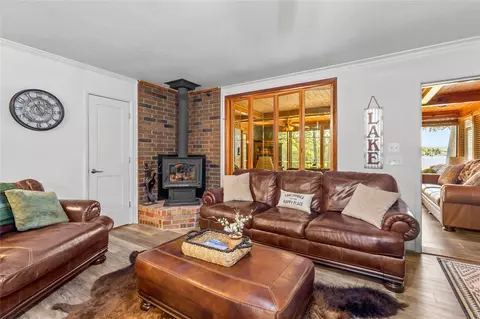 Living - 424866 E 1169 Rd, Eufaula, OK 74432 photo 3 of 7