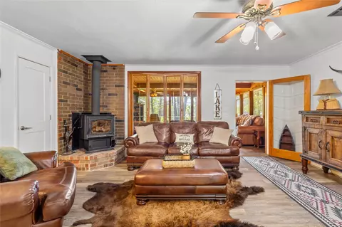 Living - 424866 E 1169 Rd, Eufaula, OK 74432 photo 4 of 7