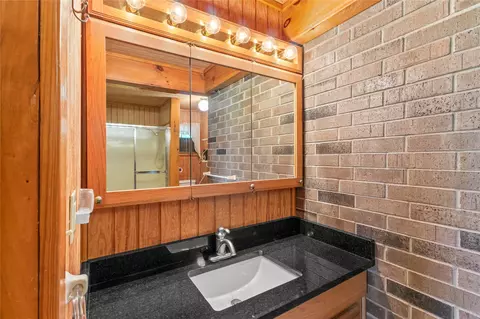 Bath - 424866 E 1169 Rd, Eufaula, OK 74432 photo 4 of 5