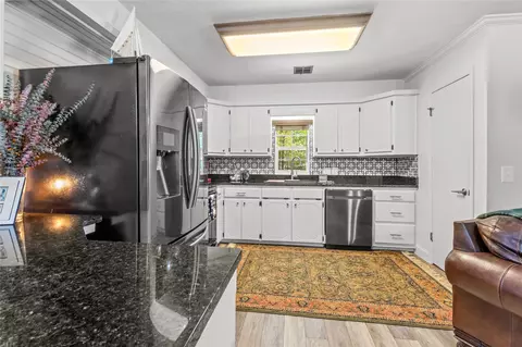 Kitchen - 424866 E 1169 Rd, Eufaula, OK 74432 photo 2 of 4