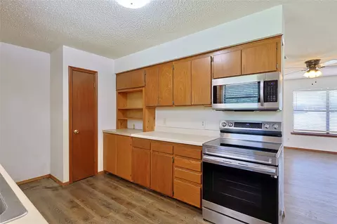 Kitchen - 1812 Sunset Dr, Eufaula, OK 74432 photo 3 of 4