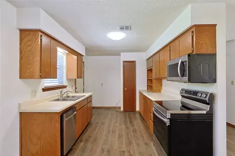 Kitchen - 1812 Sunset Dr, Eufaula, OK 74432 photo 1 of 4