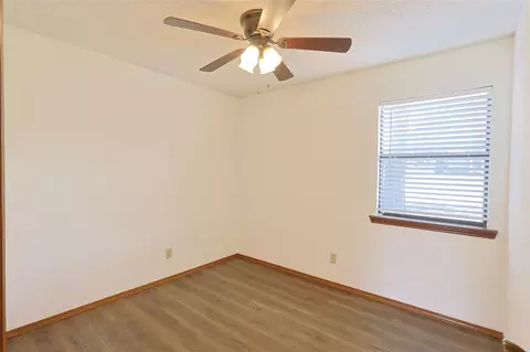 Bedroom - 1812 Sunset Dr, Eufaula, OK 74432 photo 2 of 3