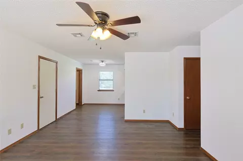 Living - 1812 Sunset Dr, Eufaula, OK 74432 photo 1 of 3