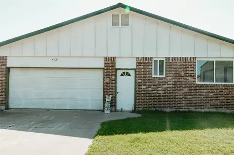 Exterior - 110 Grant, Mead, OK 73449 photo 2 of 4