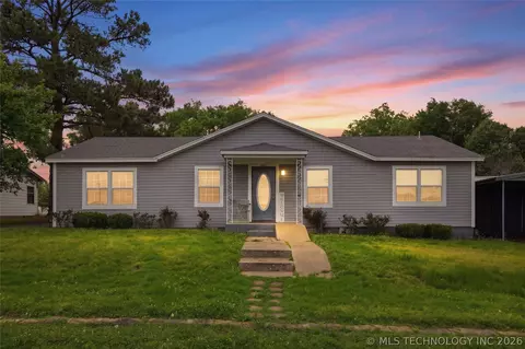 906 1st St, Quinton, OK 74561