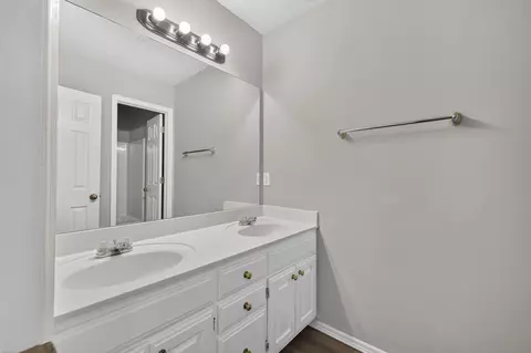 Bath - 14101 E 86th Ct N, Owasso, OK 74055 photo 3 of 3