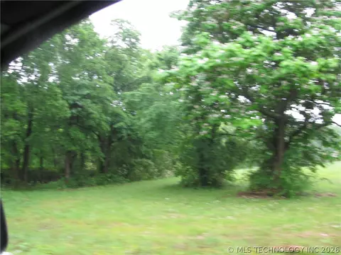 737 NW 4 St, Checotah, OK 74426 photo 3