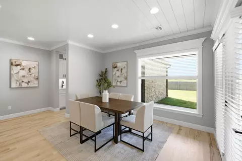 Dining - 5812 E 128th St S, Bixby, OK 74008 photo 1 of 2