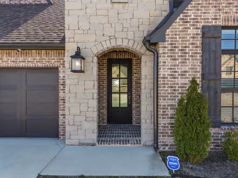 Exterior - 5812 E 128th St S, Bixby, OK 74008 photo 2 of 4