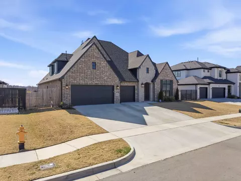 Exterior - 5812 E 128th St S, Bixby, OK 74008 photo 3 of 4