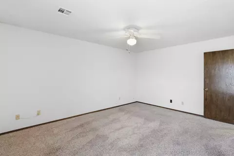Bedroom - 10009 E 40th St, Tulsa, OK 74146 photo 4 of 8