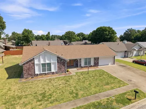 View/Area - 10009 E 40th St, Tulsa, OK 74146 photo 6 of 7