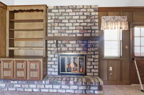 Living - 10009 E 40th St, Tulsa, OK 74146 photo 2 of 2