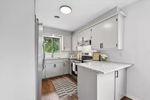 Kitchen - 6648 E 30th St, Tulsa, OK 74129 photo 4 of 4