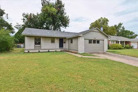 Exterior - 6648 E 30th St, Tulsa, OK 74129 photo 5 of 8