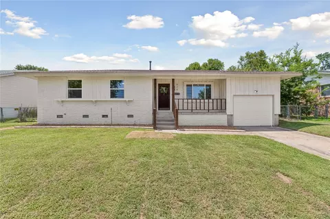 626 N Moccasin Pl, Sapulpa, OK 74066