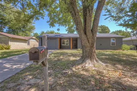 13663 S 286th East Ave, Coweta, OK 74429