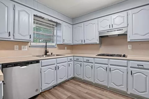 Kitchen - 11613 E 24th St, Tulsa, OK 74129 photo 2 of 5