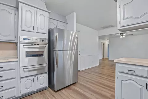 Kitchen - 11613 E 24th St, Tulsa, OK 74129 photo 5 of 5