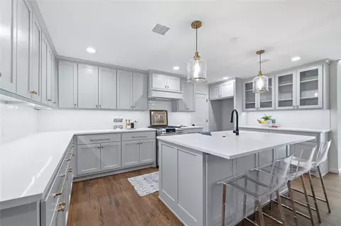 Kitchen - 2427 E 72nd Street 5-c-2, Tulsa, OK 74136 photo 1 of 4