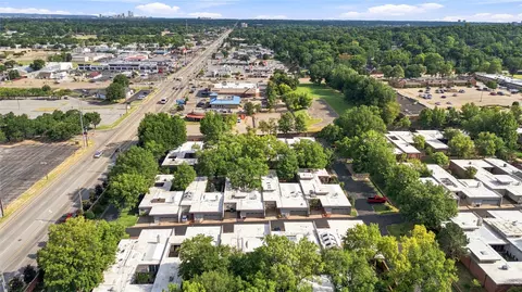 View/Area - 2427 E 72nd Street 5-c-2, Tulsa, OK 74136 photo 2 of 5